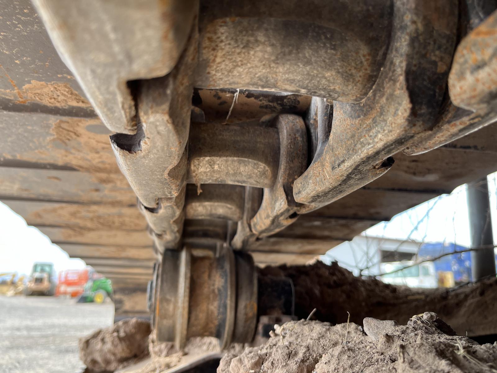 ./imagenes/INVOICE/2019/17921/JOHN DEERE 200LC (9).JPG